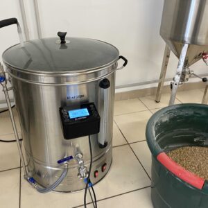 On augmente légèrement le volume avec l'achat d'une de brassage de 60L